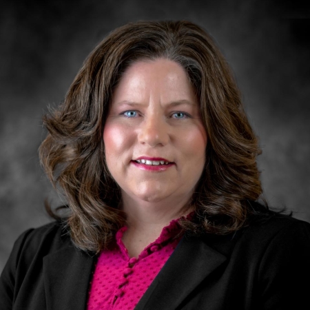 Angela Folts-Oberle Headshot