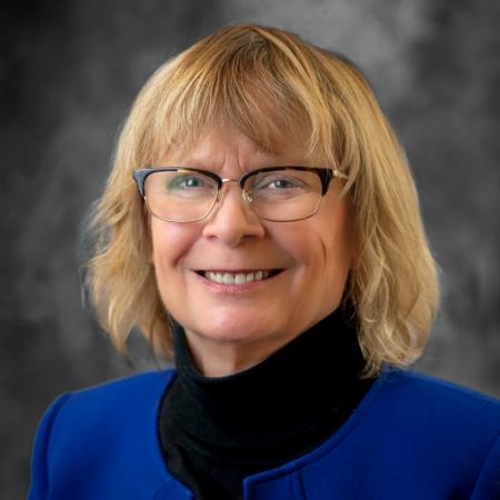 Robin Spindler Headshot